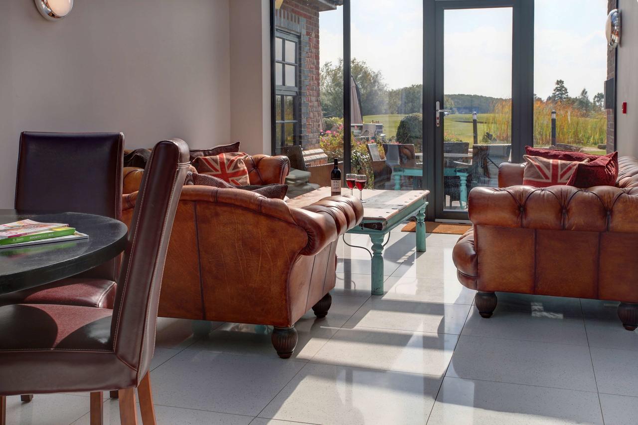Magnolia Park Hotel, Golf & Country Club Boarstall Esterno foto